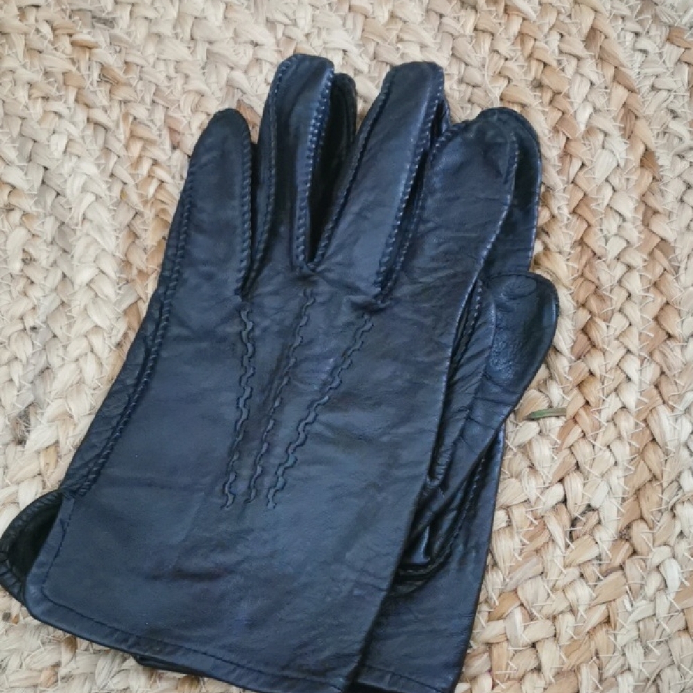 Parisi Mens vintage capeskin dark brown gloves. Size large.